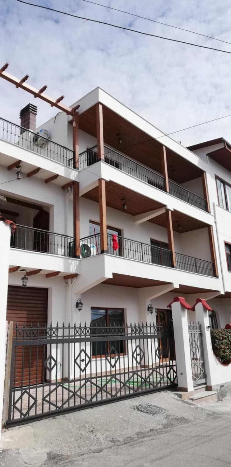 Vila Dani Near Castle And Old Bazar Krujë Exteriér fotografie