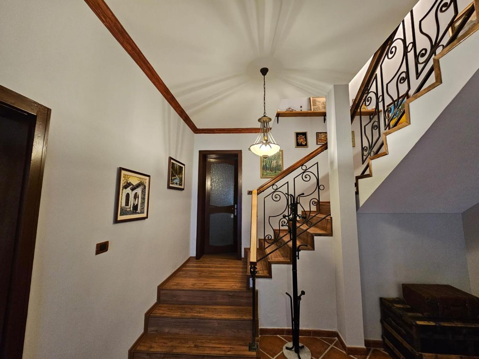 Vila Dani Near Castle And Old Bazar Krujë Exteriér fotografie